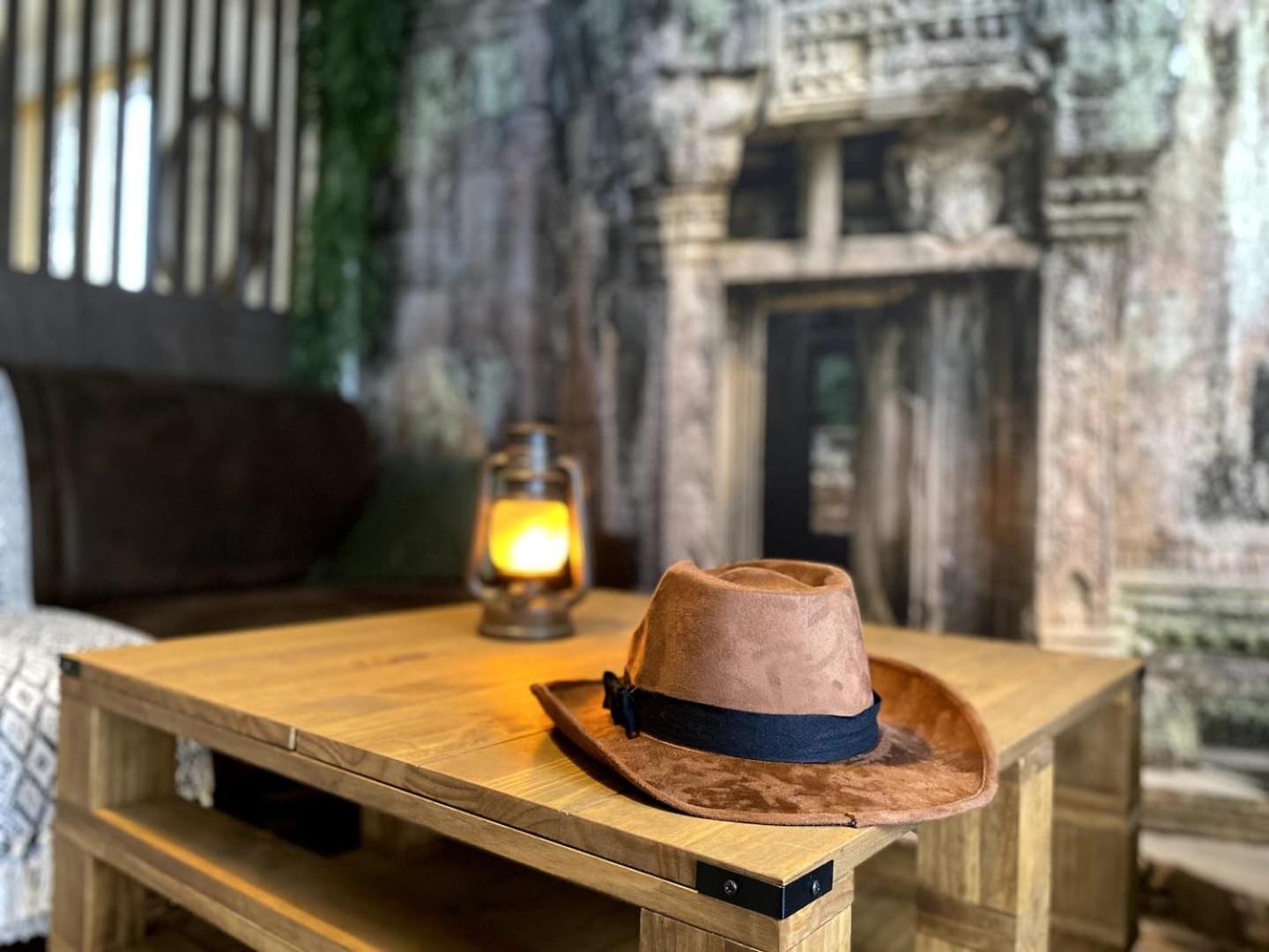 L'Expedition - Best Keys - Experience Unique - Deco Immersive - Lit Queen Size & Canape Convertible - Centre Ville - Netflix & Wifi Illimite - Check-In Autonome - Parking Gratuit Villeneuve-sur-Yonne Buitenkant foto